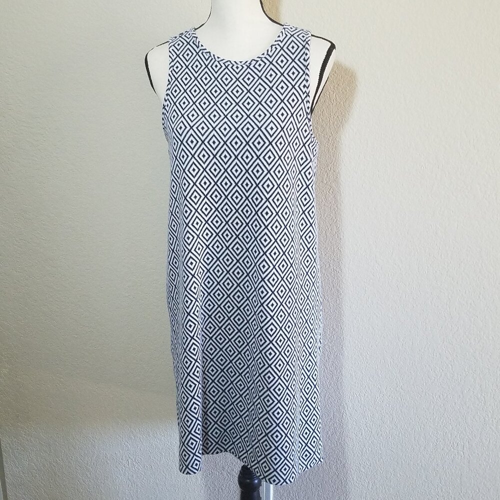 Cremieux Sheath Dress Medium Blue White Sleeveless Diamond Pattern Knee Length